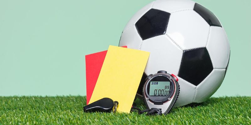 Thẻ đỏ treo giò mấy trận? 